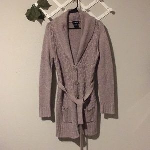 Long sweater with pockets and tie